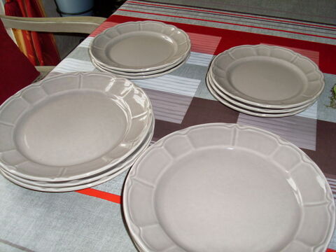 lot d'assiettes en faience 50 Tillières-sur-Avre (27)