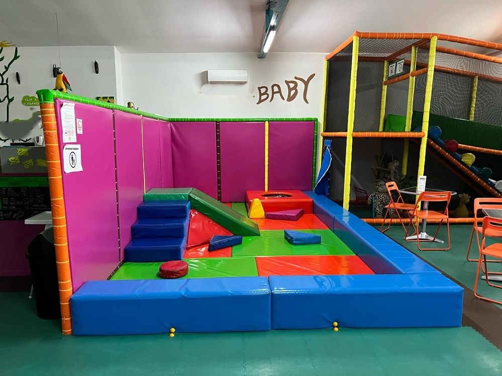 AIRES DE JEUX INT&Eacute;RIEURES INDOOR PLAY CONCEPT Jeux / jouets