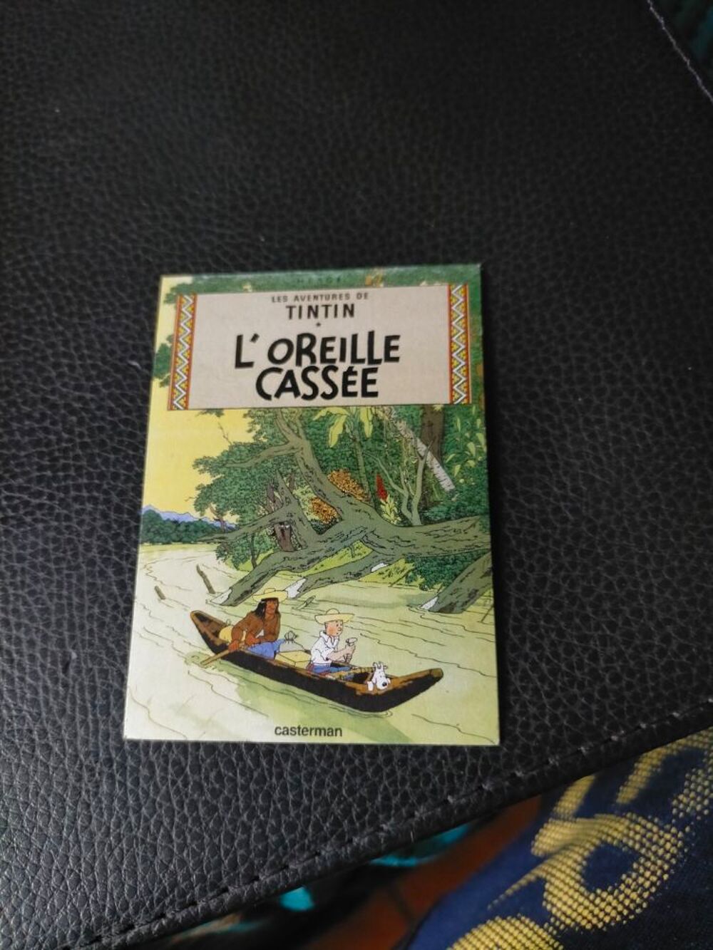 magnet tintin l'oreille cass&eacute;e 