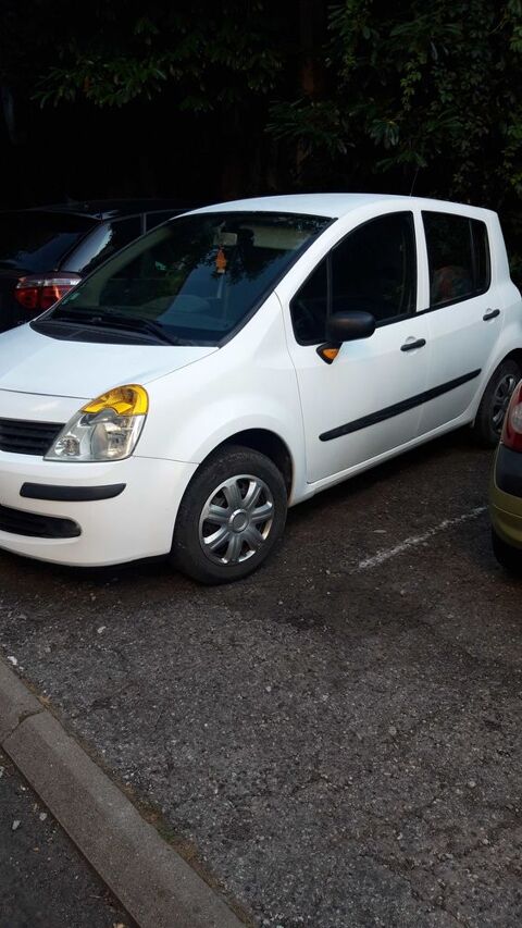 Renault modus 1.5dci 65cv toujours bien entretenu, tou