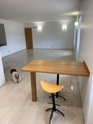  Appartement à louer 4 pièces 107 m²