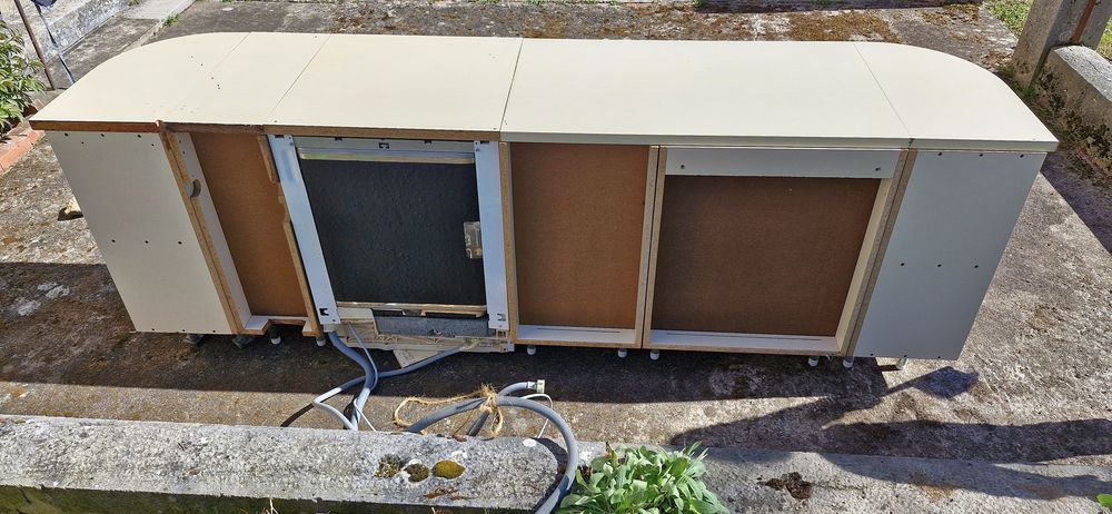 5 meubles bas de cuisine en bois avec lave vaisselle
Meubles