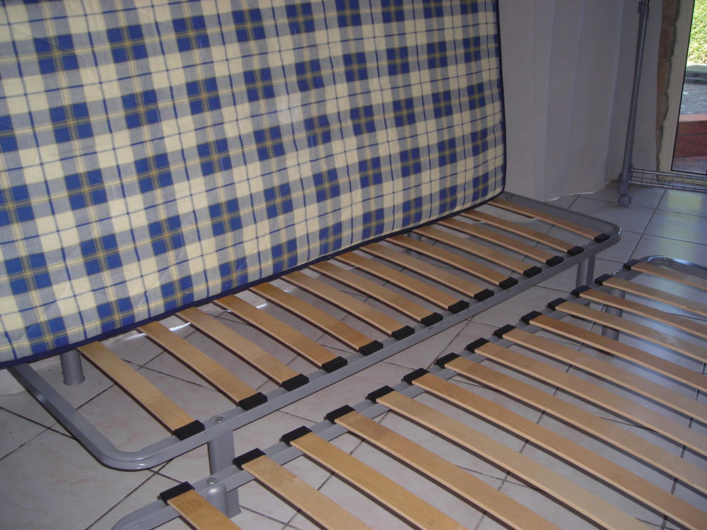 Deux sommiers et deux matelas de 80 cm Meubles