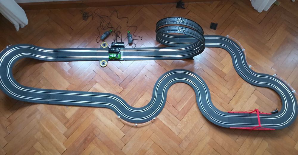 circuit voiture &eacute;lectrique Jeux / jouets