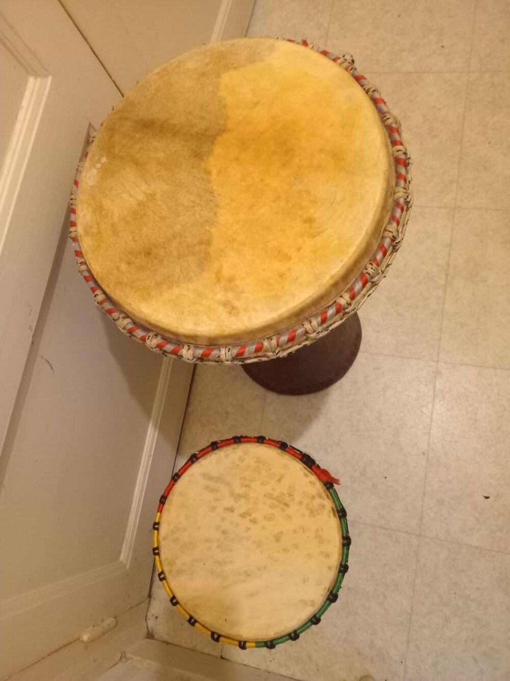 DEUX DJUNBEE Instruments de musique