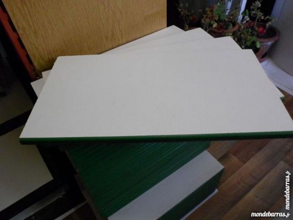 STOCK D ETAGERES BOIS DESSUS STRATIFIE LONGUEUR 50CM Bricolage