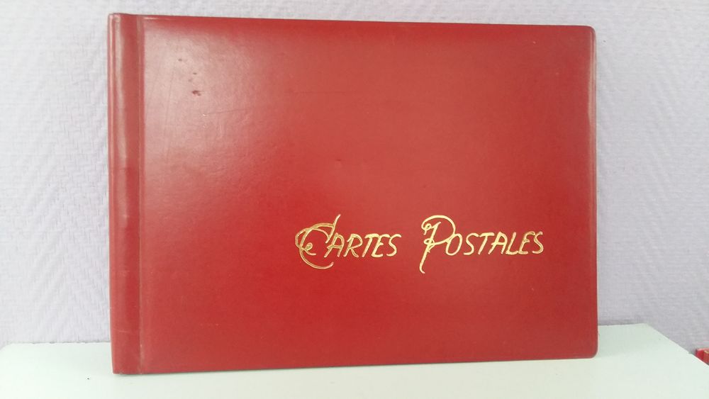 ALBUM CARTES POSTALES comme neuf 