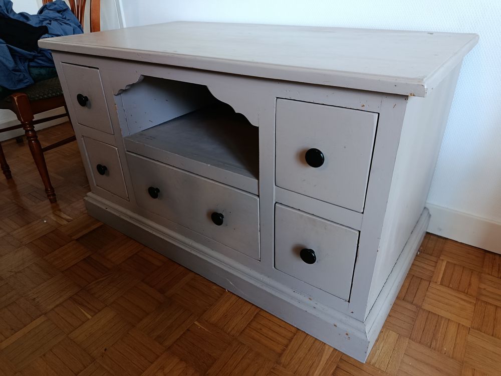 A SAISIR joli buffet en bois style rustique ! Meubles