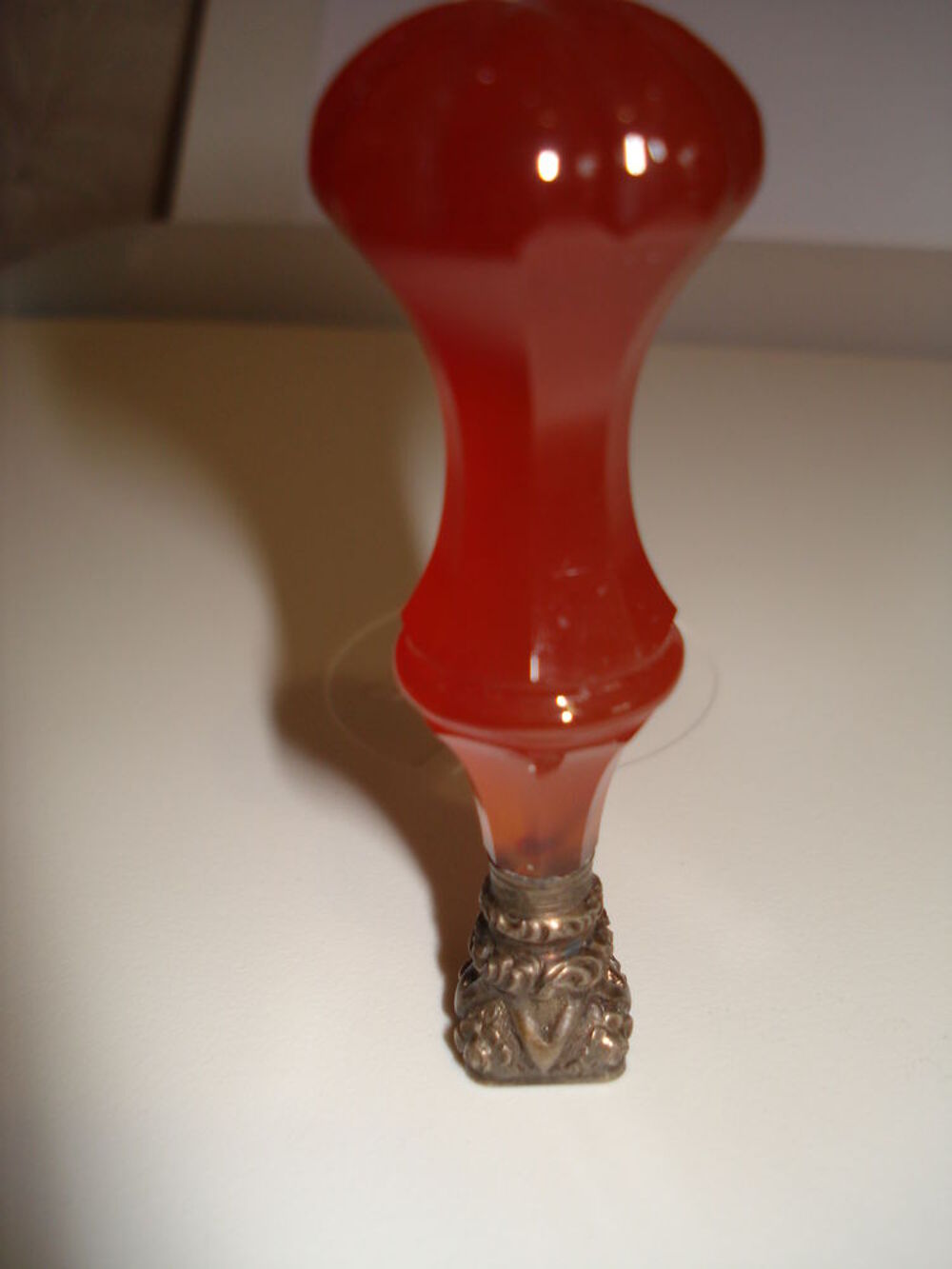 sceau ancien en agate pied argent 