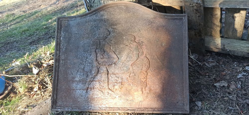 Plaque de chemin&eacute;e fonte ancienne avec d&eacute;cor Décoration