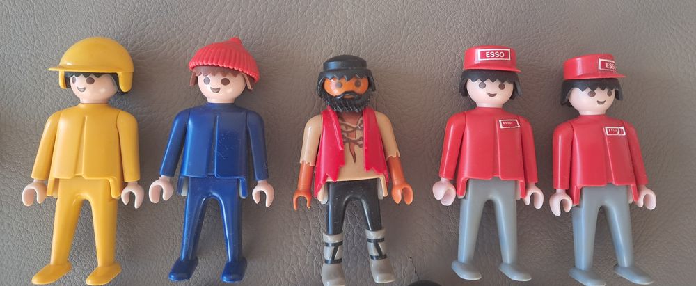 Lot de 14 playmobil 3 chevaux 2 accessoires Jeux / jouets