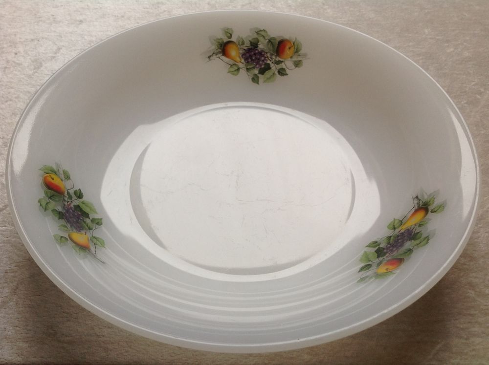 PLAT CREUX ARCOPAL " FRUITS DE FRANCE " EN TRES BON ETAT
Cuisine