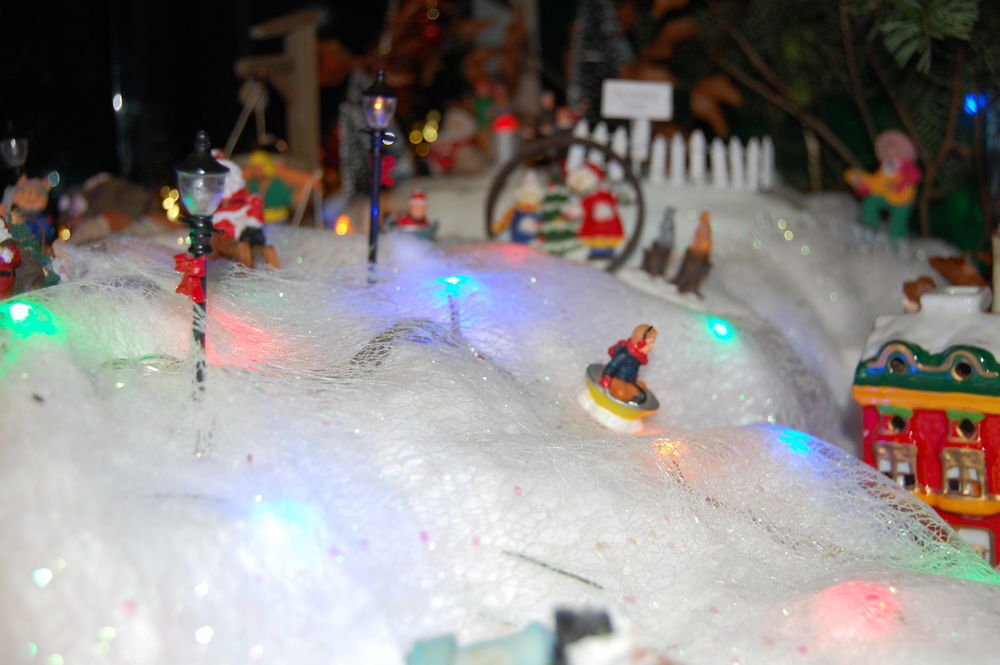  UN LOT DE SUJETS DE DECORATION NO&Euml;L Décoration