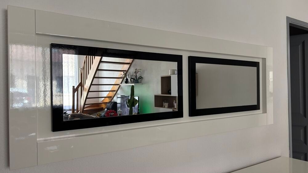 Salle &agrave; manger (Table, buffet + Miroir) Meubles
