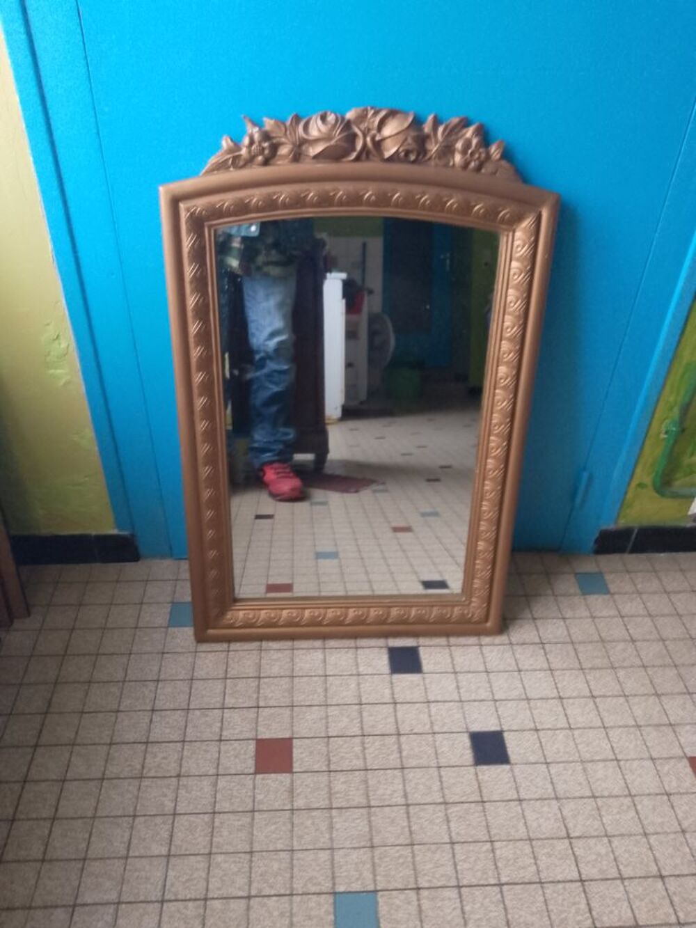 Ancien jolie grand miroir mural en bois et platre 