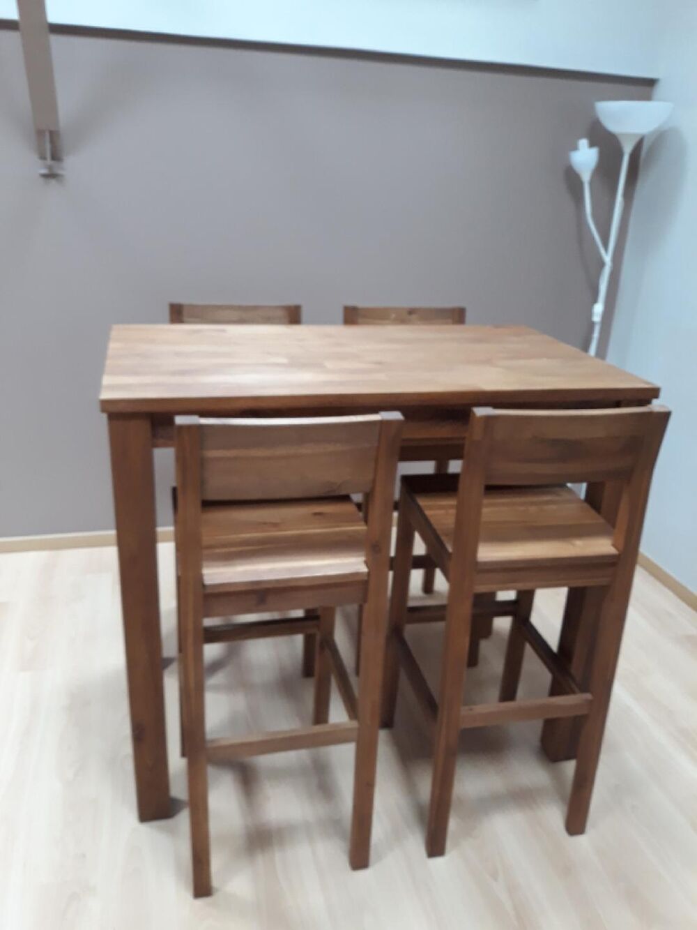 Table haute de bar et ses chaises en accacia Meubles