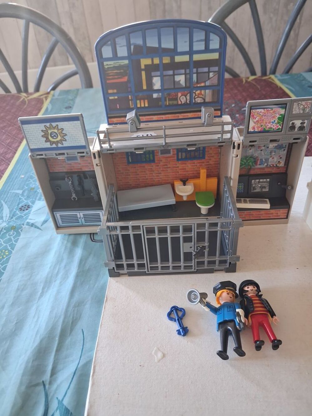 PLAYMOBIL 1 COFFRETS POLICE + 1 COFFRET CAFE 6159 Jeux / jouets