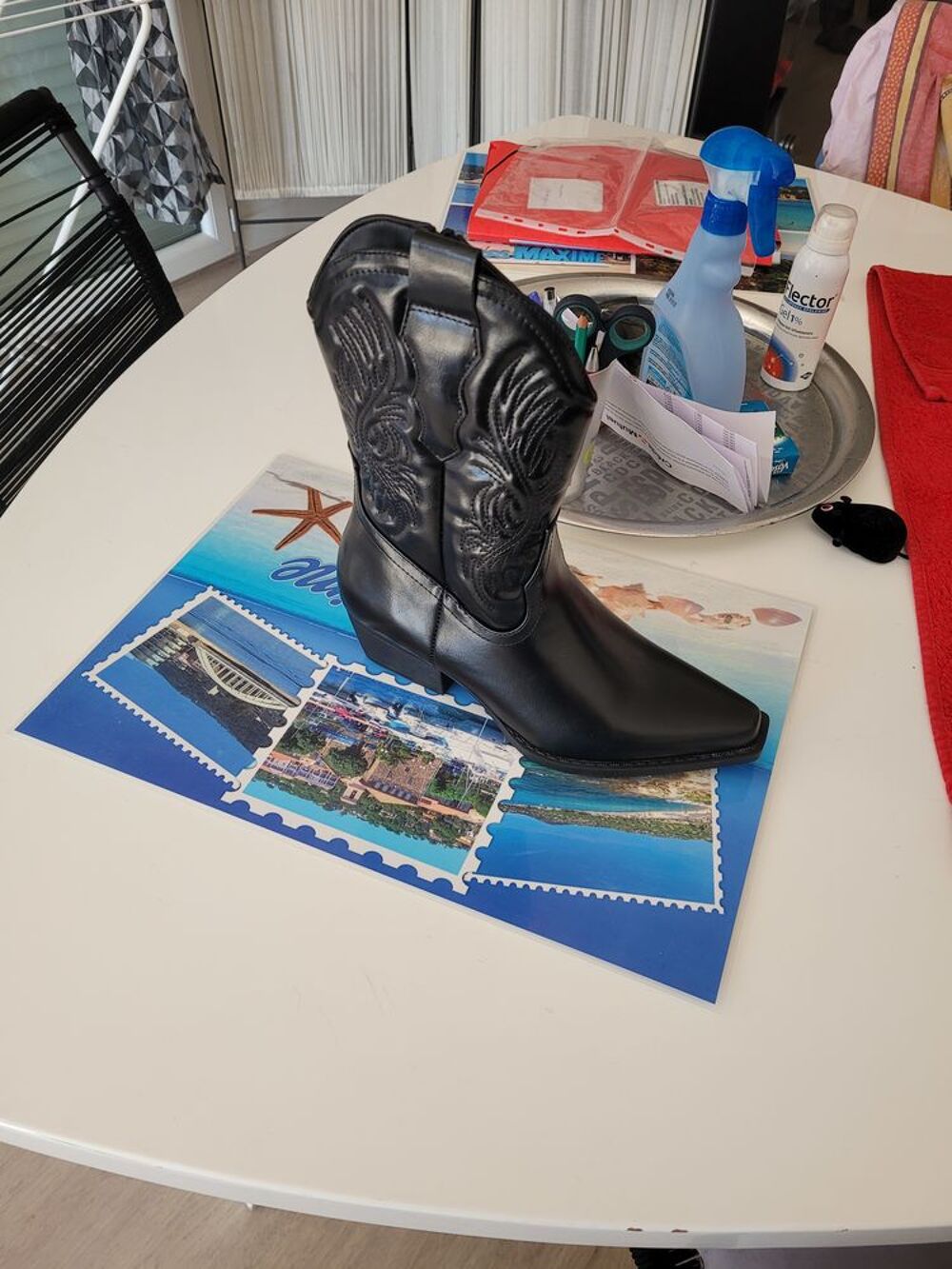 Voici des,bottes neuves
Taille 39 
Eat neuf 
Chaussures