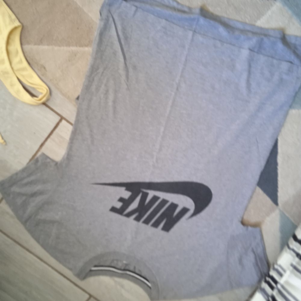 T Shirt gris manches courtes T XS marque Nike coton Vêtements