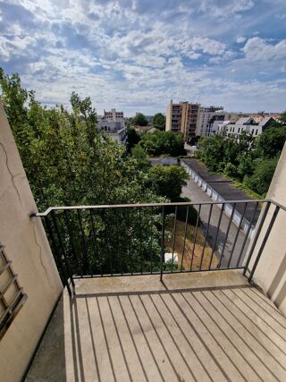 Vente Appartement Bondy Centre – Grand 2 pièces rénové de 59,56 m² – Traversant Est/Ouest – 2 balcons – DPE C Bondy