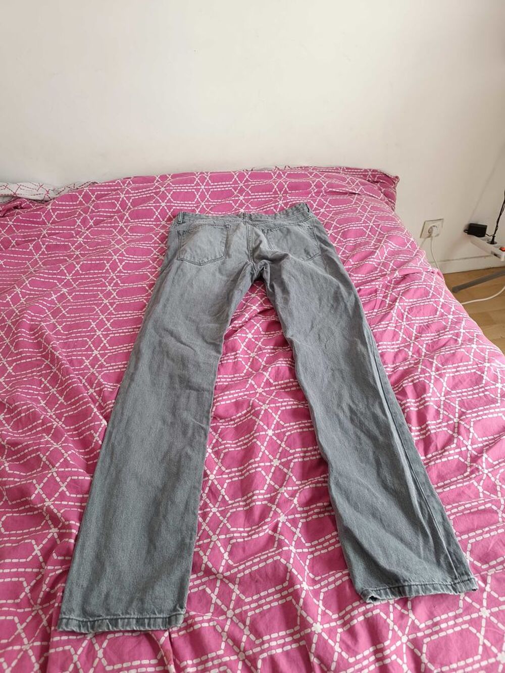 Jeans taille 42 en excellent &eacute;tat Vtements