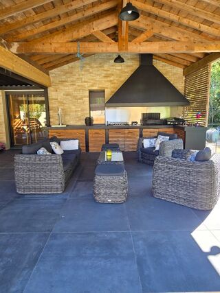  Maison  vendre 8 pices 245 m