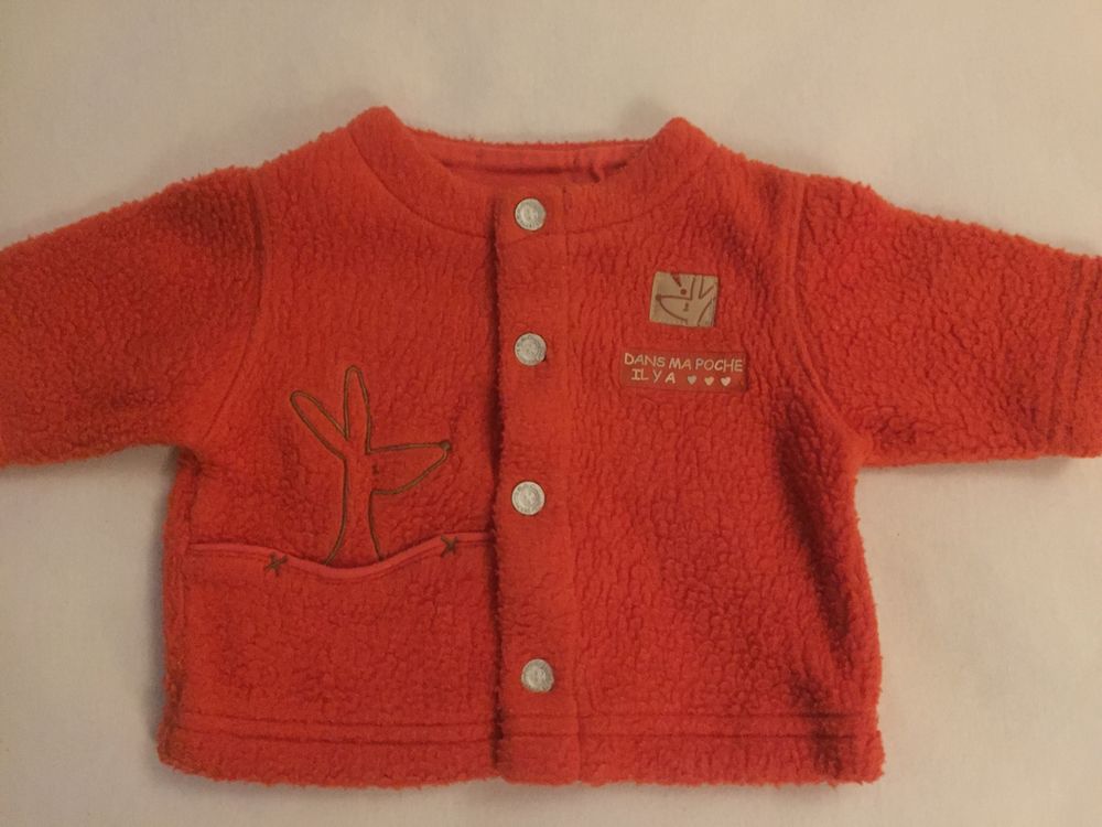 Deux vestes et une salopette 3€ Puériculture