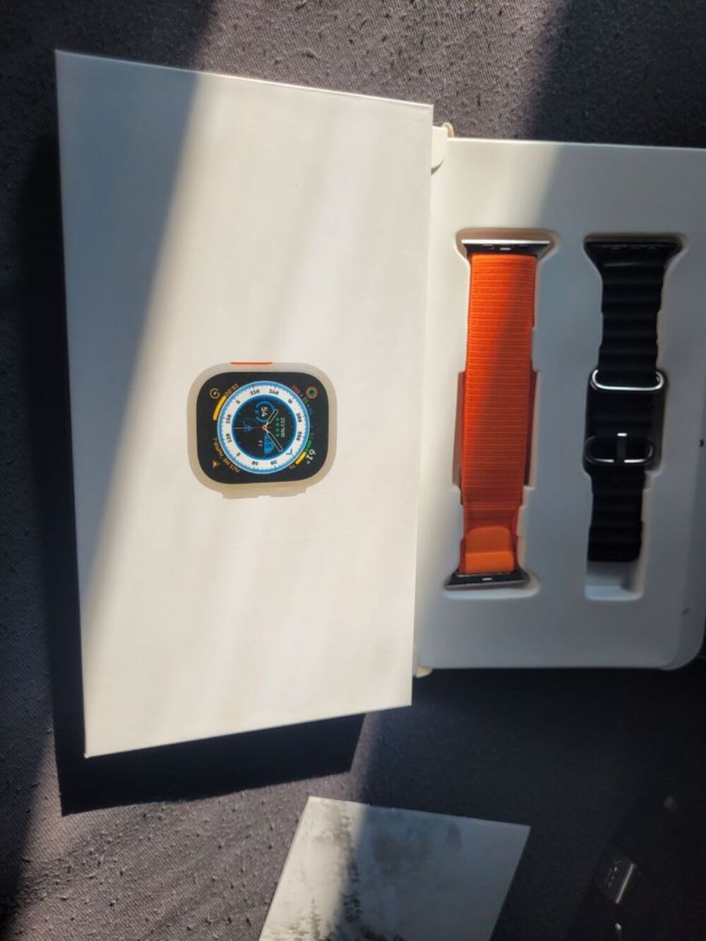 apple watch ultra gps + cellular titane 49 mm Téléphones et tablettes
