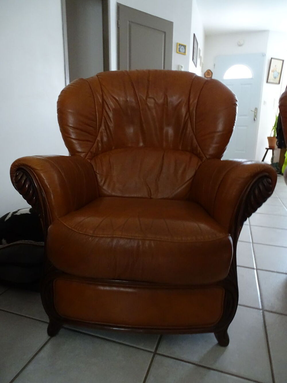 canap&eacute; trois places et deux fauteuils Meubles