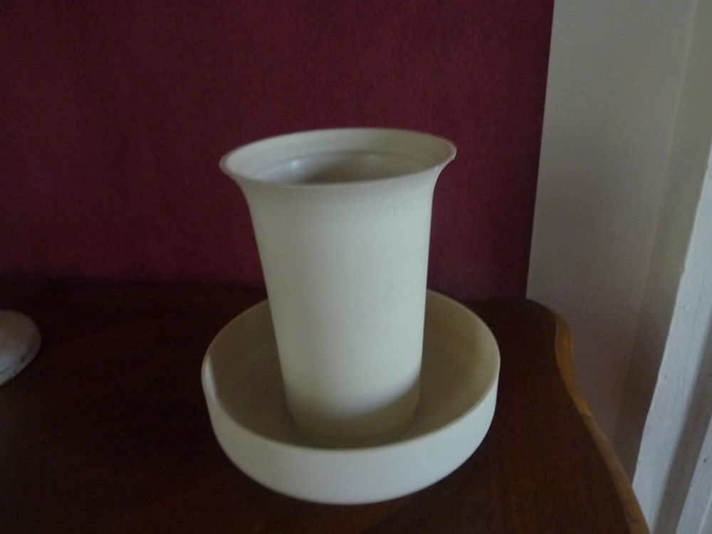 articles TUPPERWARES - vase - coupes Electroménager