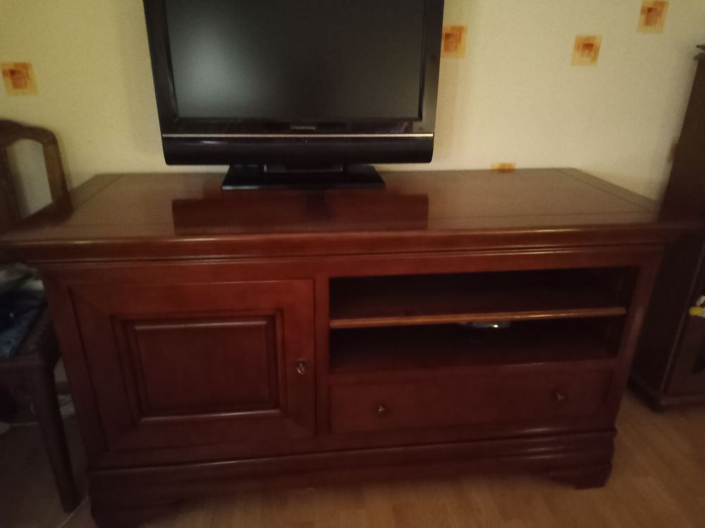 Meuble de t&eacute;l&eacute;vision en merisier Meubles