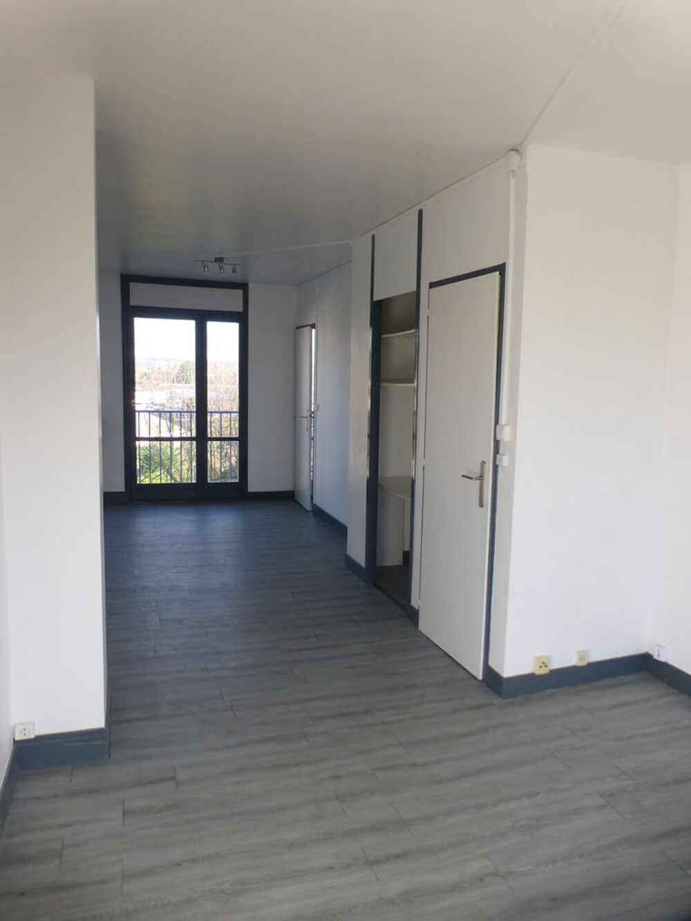 Location Appartement F2 -  45.33 m2 EN RESIDENCE avec parking Dreux