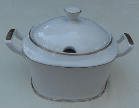 Soupière neuve vintage avec couvercle en porcelaine Bavière 20 Castries (34)