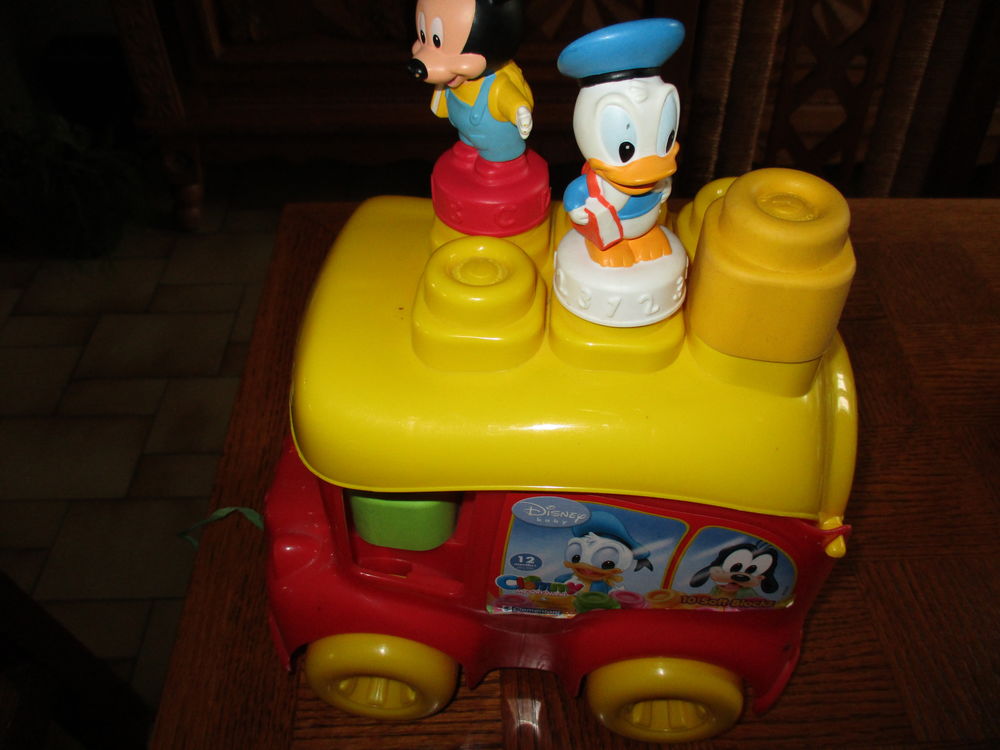 Bus Disney et ses cubes jeu d'&eacute;veil Jeux / jouets