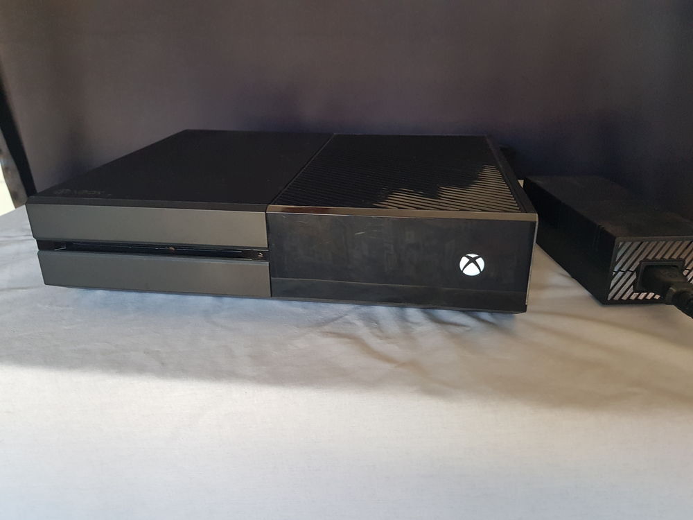 Xbox one avec ses jeux Consoles et jeux vidéos