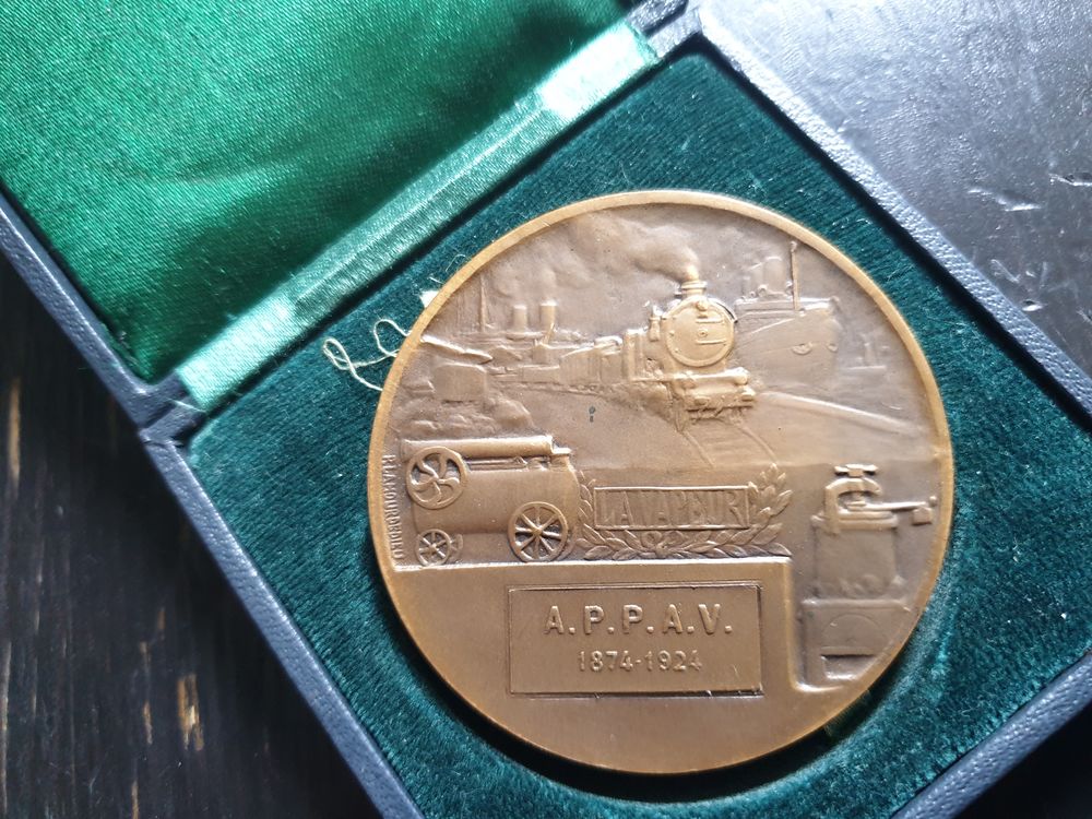 M&eacute;daille invention machine &agrave; vapeur 