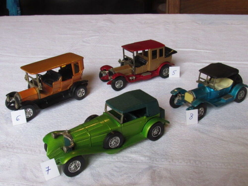 Lot de 10 voitures matchbox Jeux / jouets