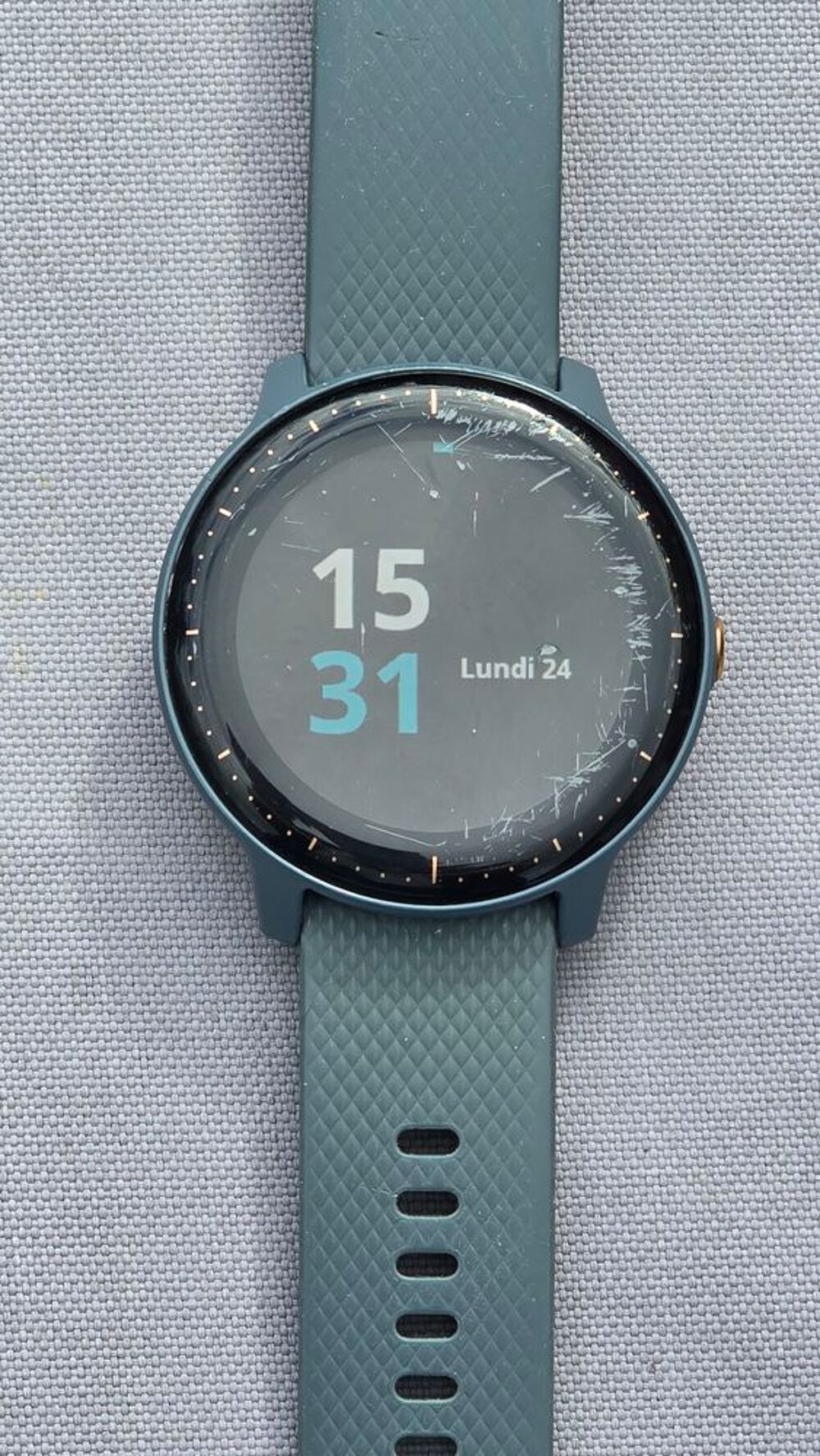 Montre connect&eacute;e Garmin Vivoactive Music 3 Bijoux et montres