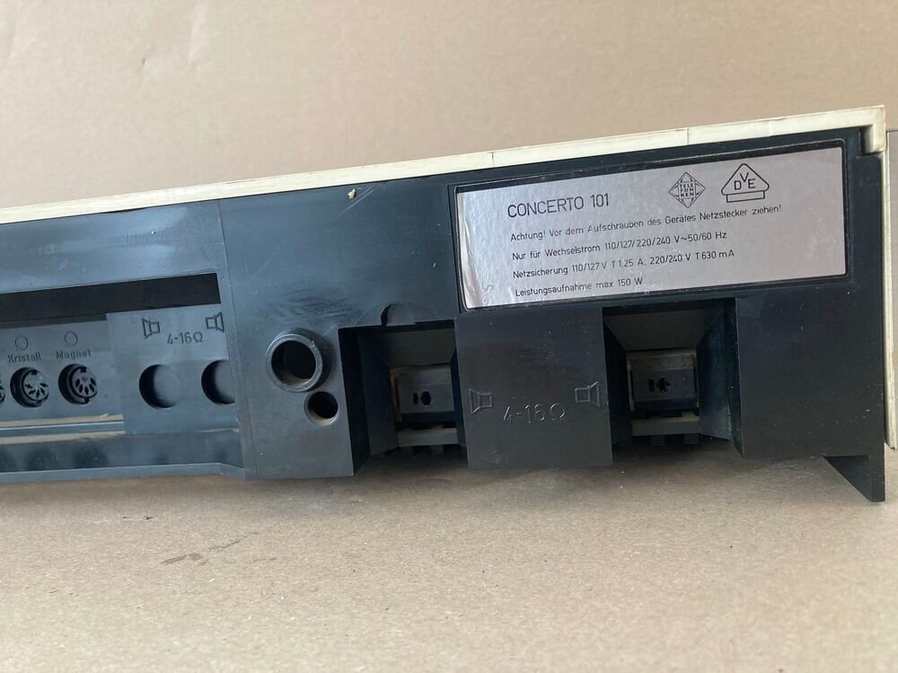 Radio ampli T&eacute;l&eacute;funken vintage. Audio et hifi