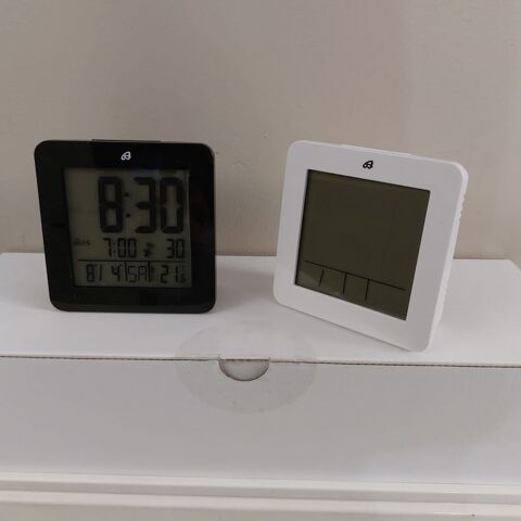 Lot de 2 r�veils 8 L'Isle-d'Abeau (38)