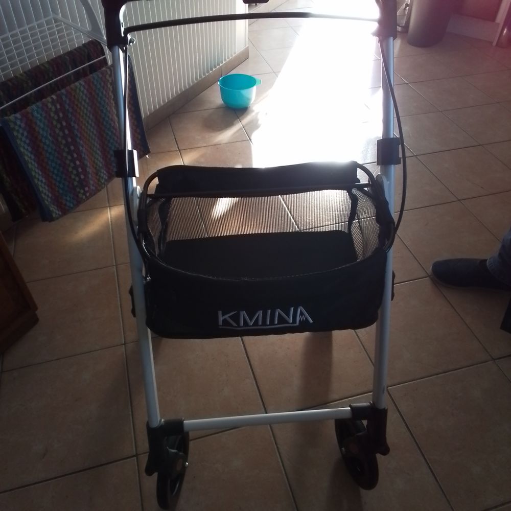 D&eacute;ambulteur Caddy Joli et Pratique. Vélos