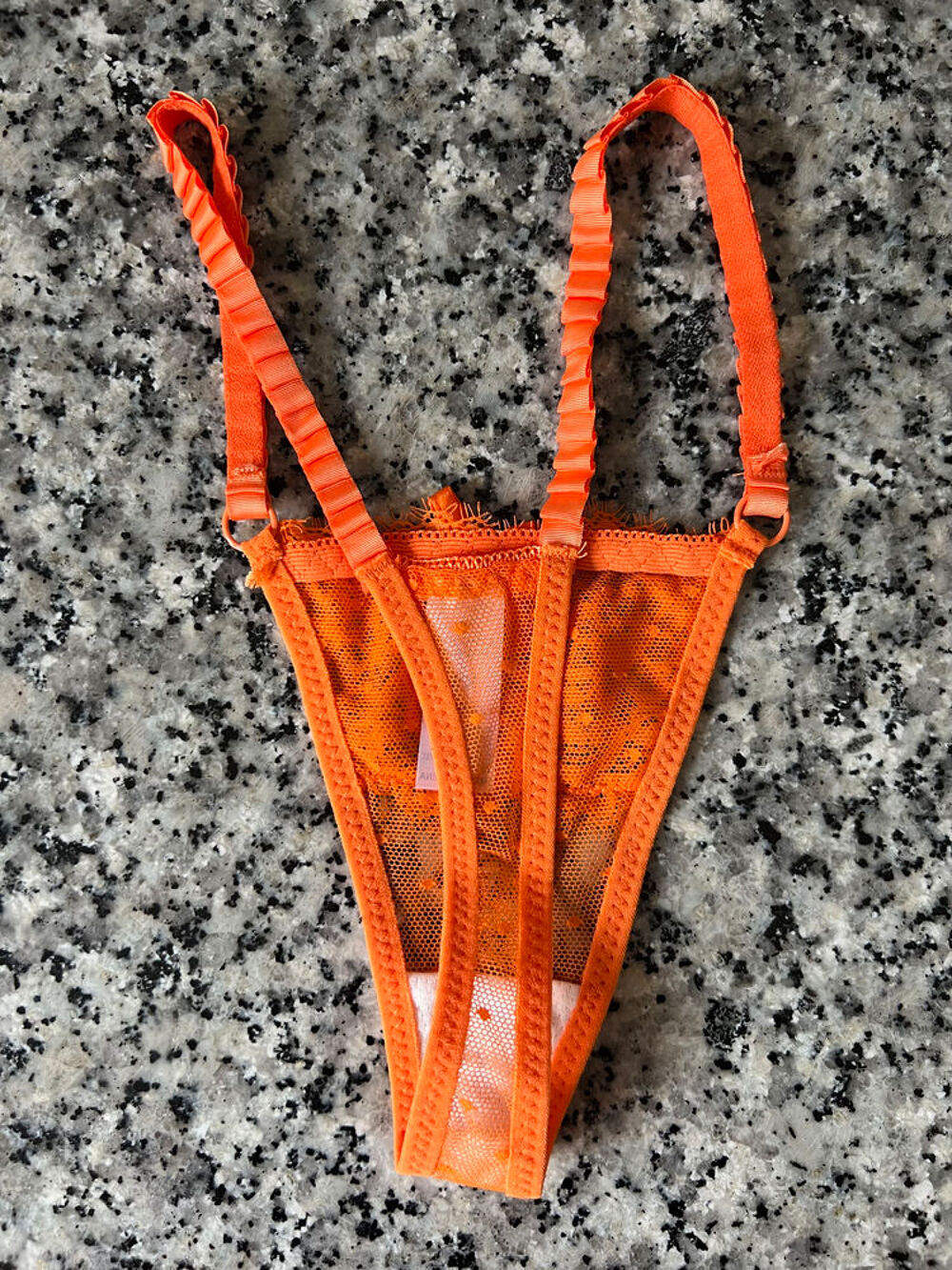 String Femme Dentelle Orange. Neuf Jamais Port&eacute;. Tendance Vêtements