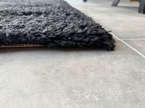 Tapis noir poils Longs 2,95m x 2m 85 Salon-de-Provence (13)