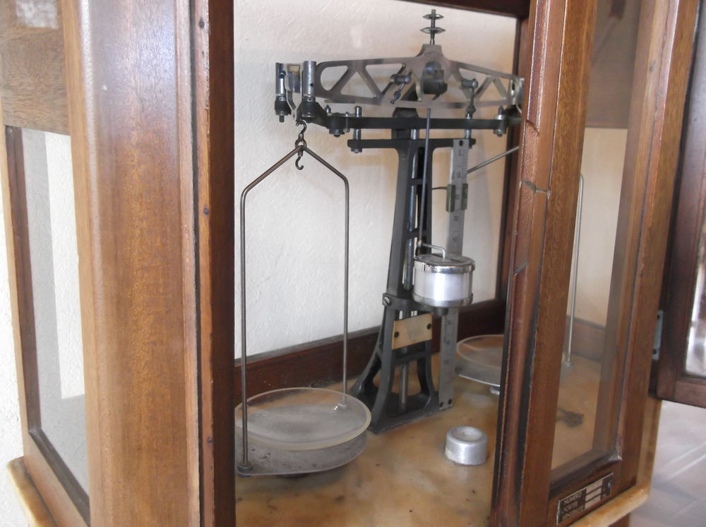 BALANCE de PRECISION SCIENTIFIQUE ANCIENNE 