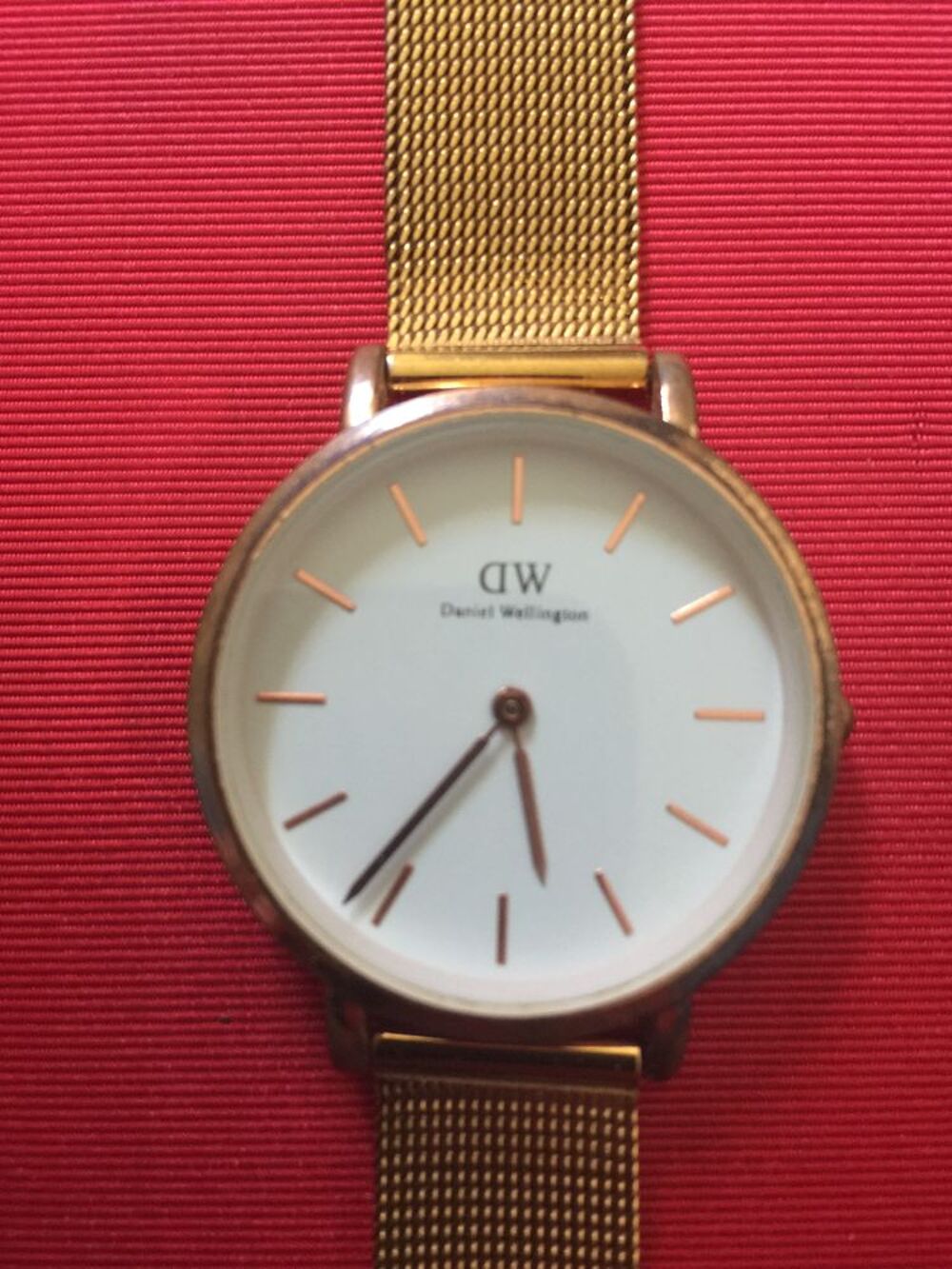 MONTRE DANIEL WELLIGTON 
Bijoux et montres