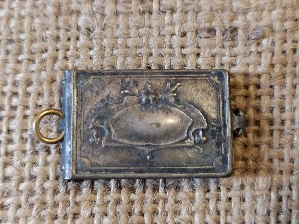 Pendentif Album Souvenir Th&eacute;&acirc;tre Carmen Mignon XIXeme 