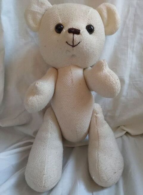 Nounours retro 32cm
4 Malesherbes (45)