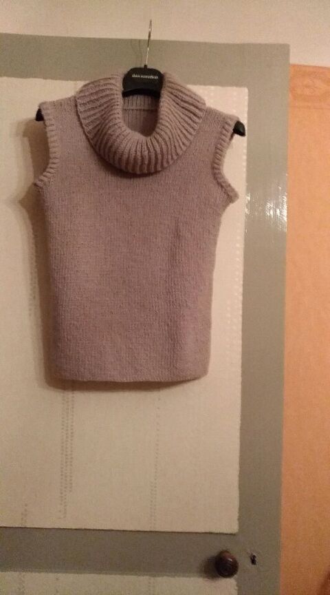 pull femme neuf 15 Beaumont-sur-Oise (95)