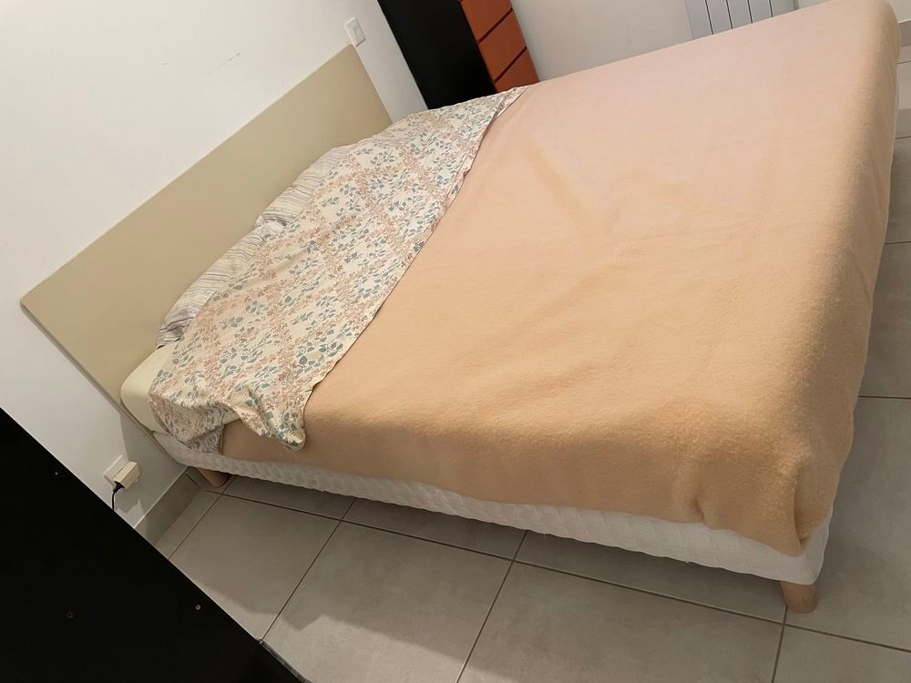 Sommier tapissier 2x90x200 + t&ecirc;te de lit Meubles