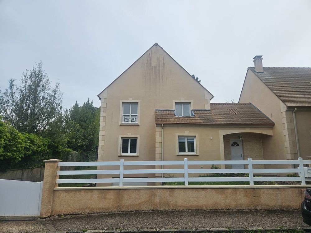 Location Maison maison de 7 pièces, comprenant au rez-de-chaussée Gif-sur-yvette